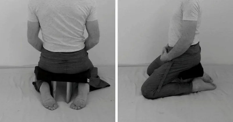 Cómo sentarse en una banqueta de meditación (fotografía de Iñaki Calvo)